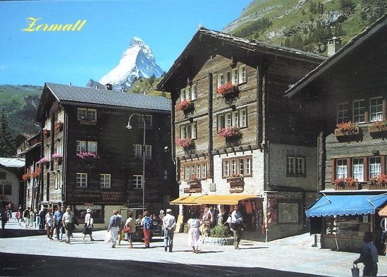 Cartes postales: ZERMATT Dorfplatz mit Matterhorn – D'occasion à Jona par philajona