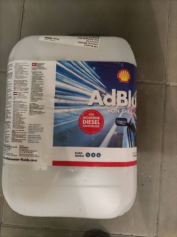 Sonstiges Fahrzeugzubehör: Shell Adblue 10L neu – Neu und originalverpackt aus Erstfeld von Guz93