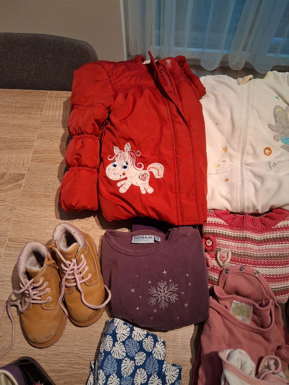Lotti & Set di vestiti: Mädchen Kleiderpaket Grösse 86-92 gebraucht – Usato da Kilchberg ZH venduto da Eric1000 1