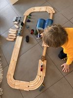 BRIO Holzeisenbahn-Set, viel Zubehör für fantasievolles Spie