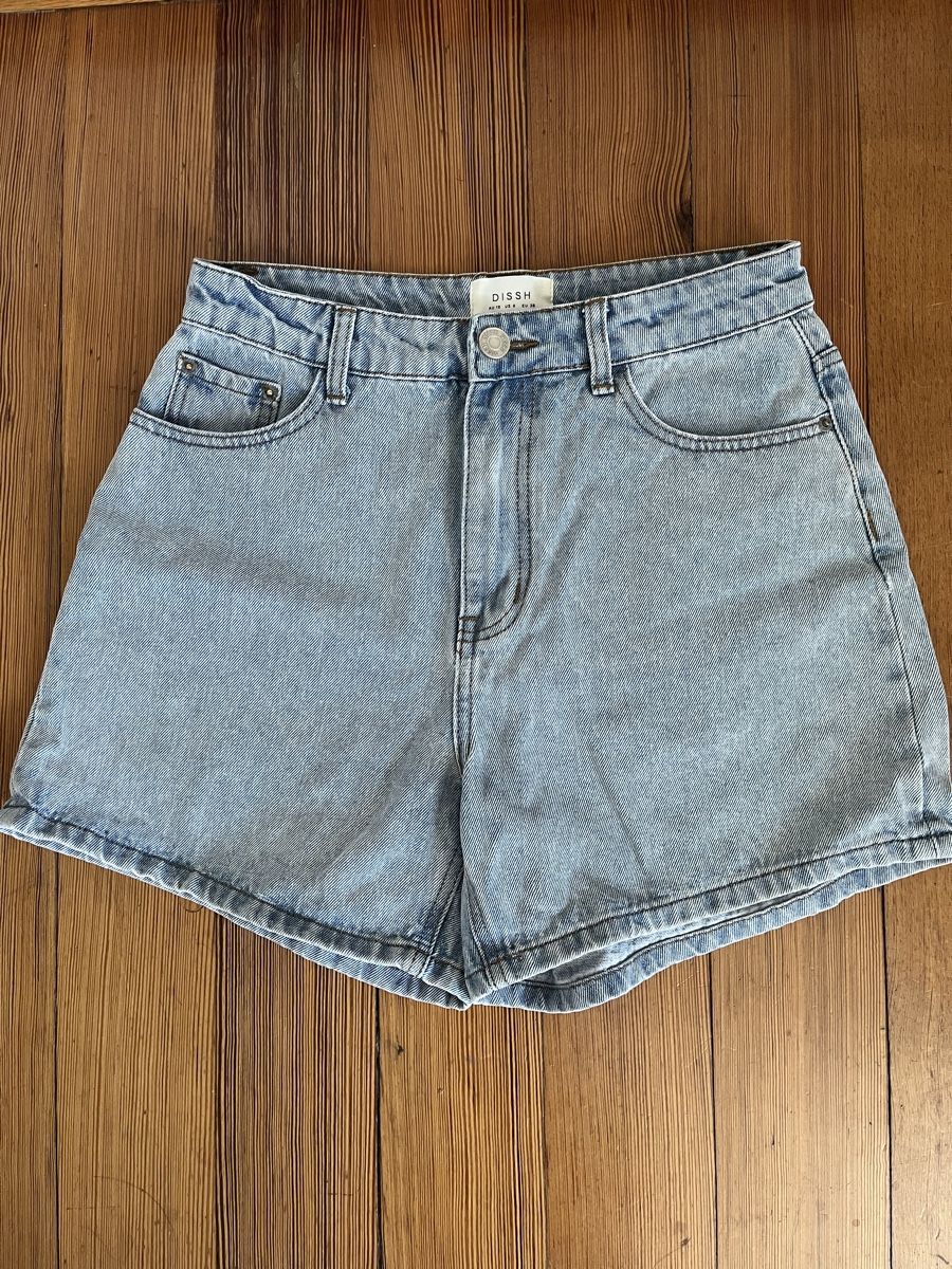 Jeans: DISSH - Denim Shorts EU38 – Usato da Unterseen venduto da BiancaNBozo