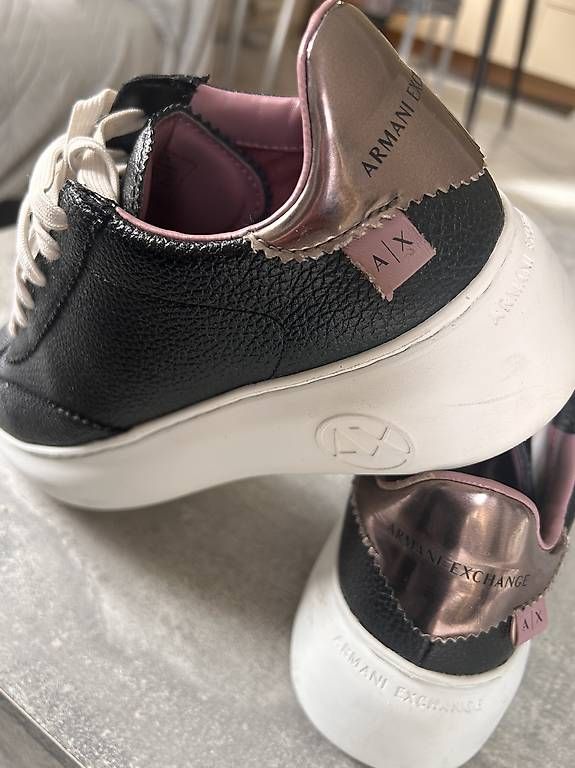 Damenschuhe: Sneakers Armani Exchange Donna  Nero e Oro Rosa   – Gebraucht aus S. Vittore von mar_qdm8 1