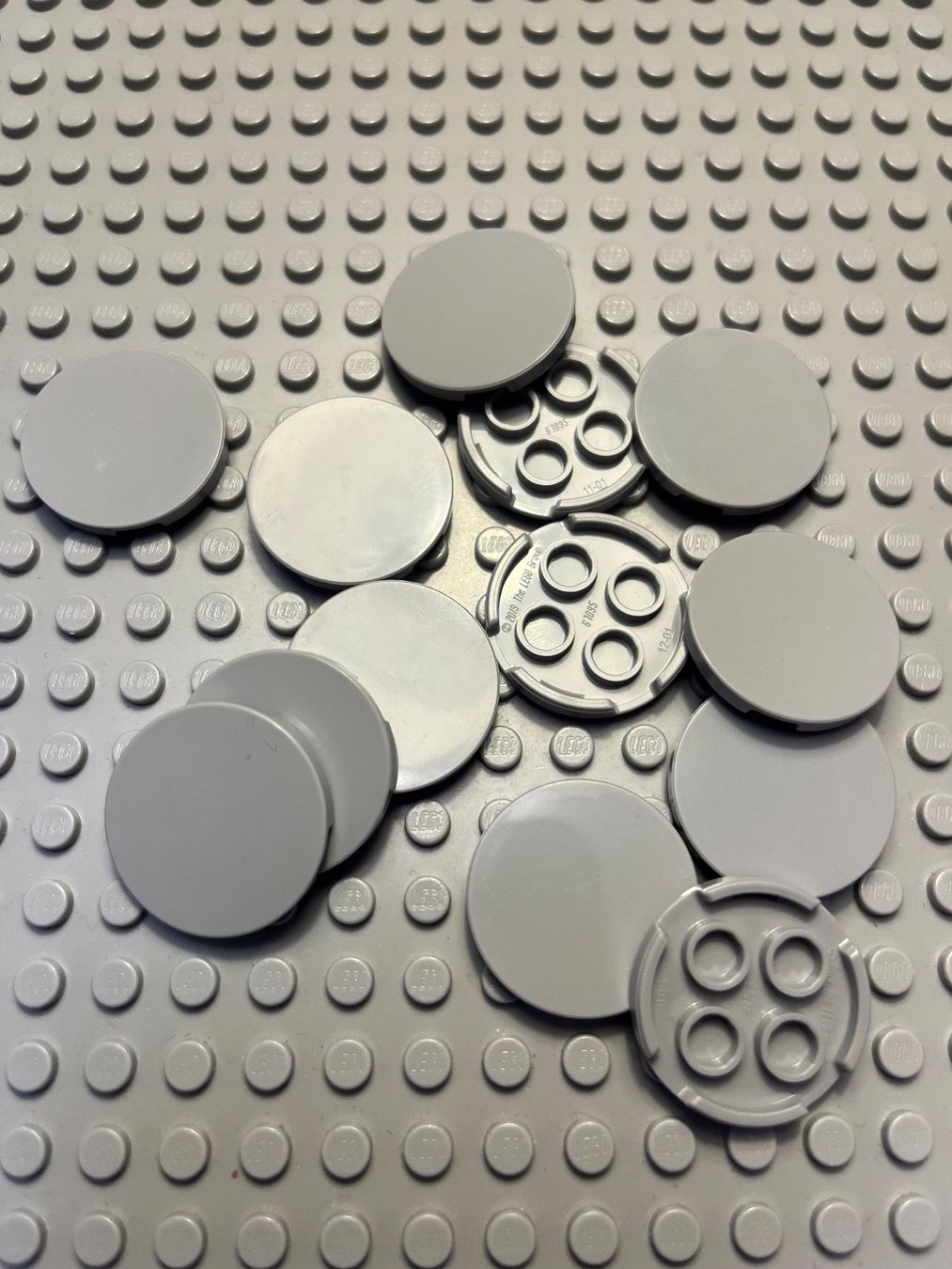 Lego Kit di costruzioni: Lego 8x Fliesen 3x3 (67095) hellgrau – Nuovo (secondo la descrizione) da Basel venduto da Swi-7621