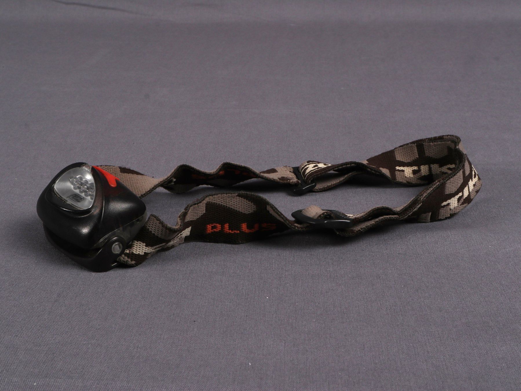 Petzl Lampes: STIRNLAMPE PETZL Plus – D'occasion à Steinen par Restwert_Steinen