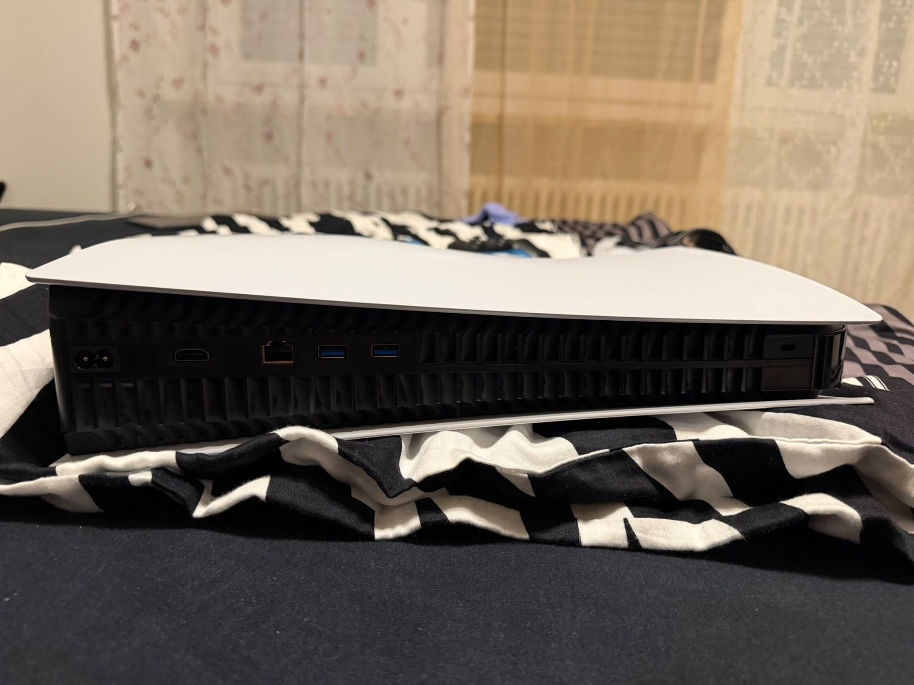 Sony Jeux: PlayStation 5 completa, con 3 controller e GTA V – D'occasion à Cadenazzo par ema_6sxl 2