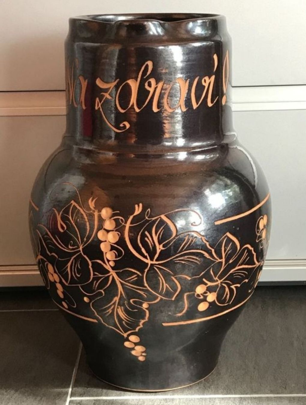 Caraffe: RIESIGER KRUG/KARAFFE AUS TON BRAUN. – Usato da Buchs AG venduto da Cuescu