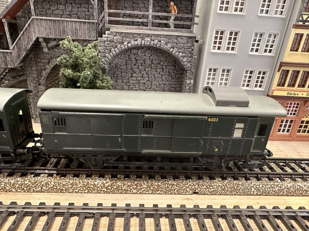 Märklin Modellini di ferrovie: Märklin 2x 4003 DB Gepäckwagen – Usato da Lupsingen venduto da New-Haven 2
