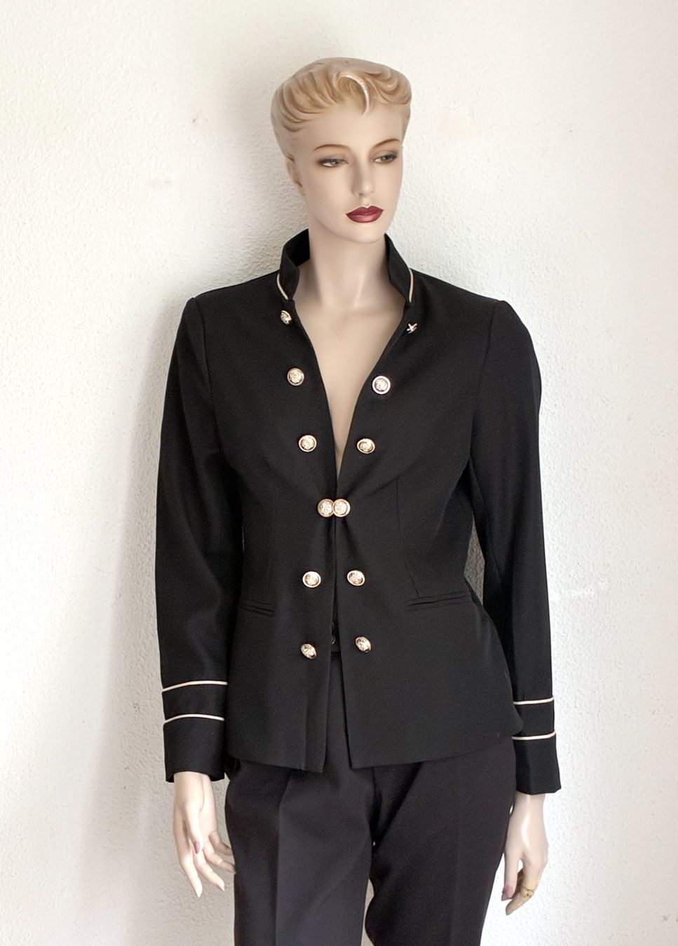 Completi & Tailleur: Schwarzer Anzug im Marine-Stil Grösse 38 – Usato da Kloten venduto da Nephty 3