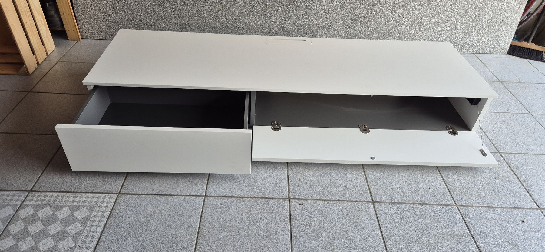 Livique Mobili TV: TV-Möbel weiss von Livique – Usato da Anwil venduto da alabama79 1
