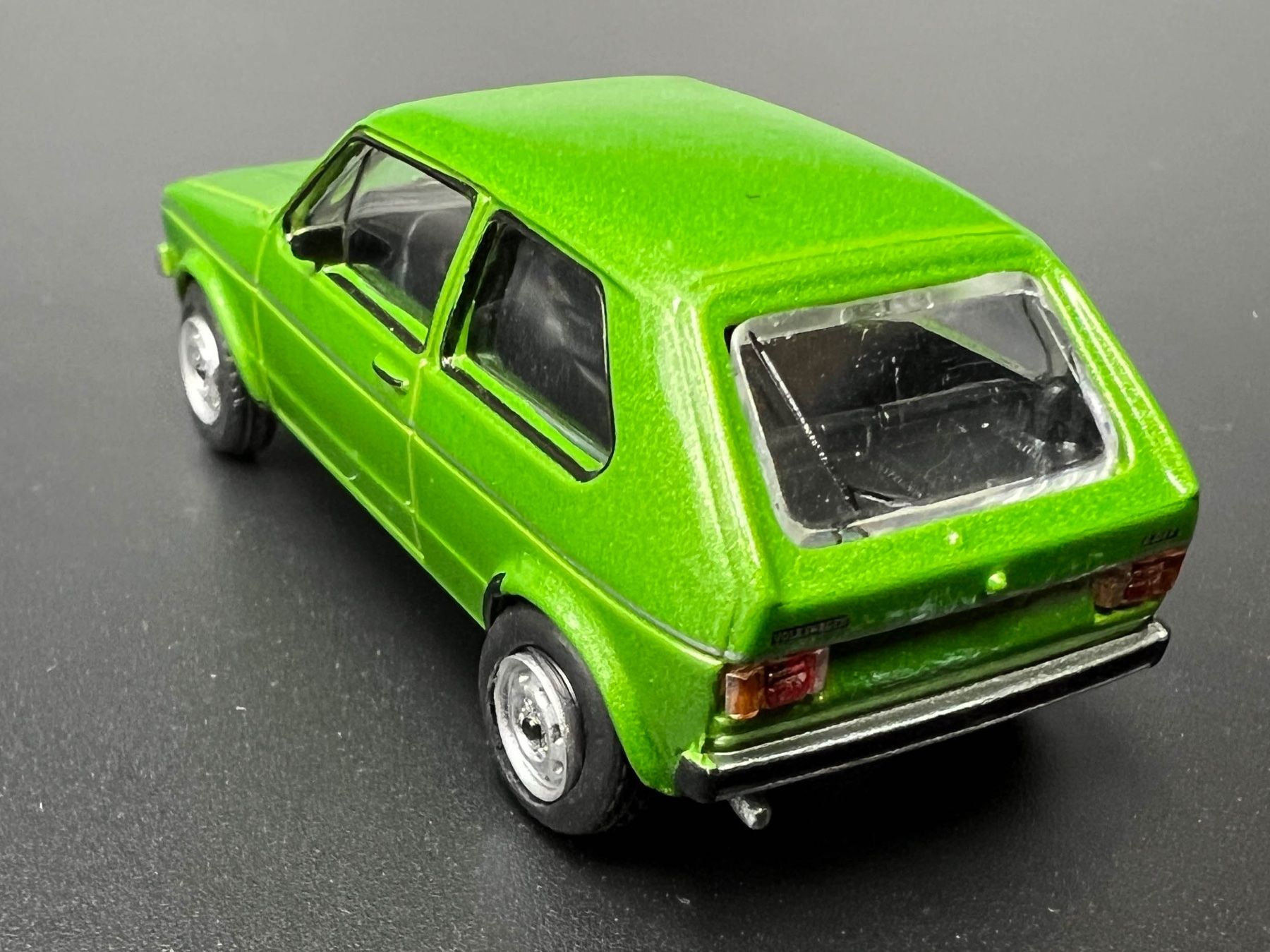 Volkswagen Modellini d'auto: VW Golf 1:64 neu OVP – Nuovo e nell'imballaggio originale da Häusernmoos venduto da adlerfedern 5