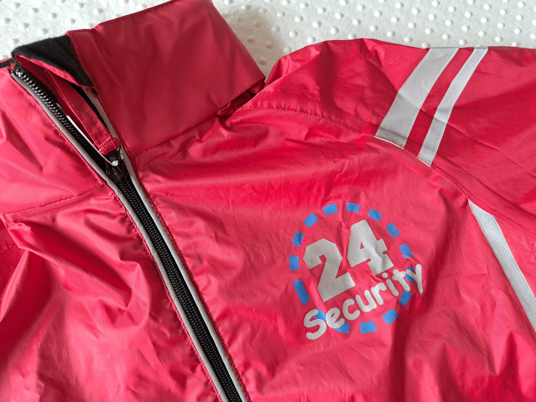 Giacche & Cappotti: NEU! Regenjacke "24 Security" Gr. 116 – Nuovo (secondo la descrizione) da Gysenstein venduto da joshuas81 1