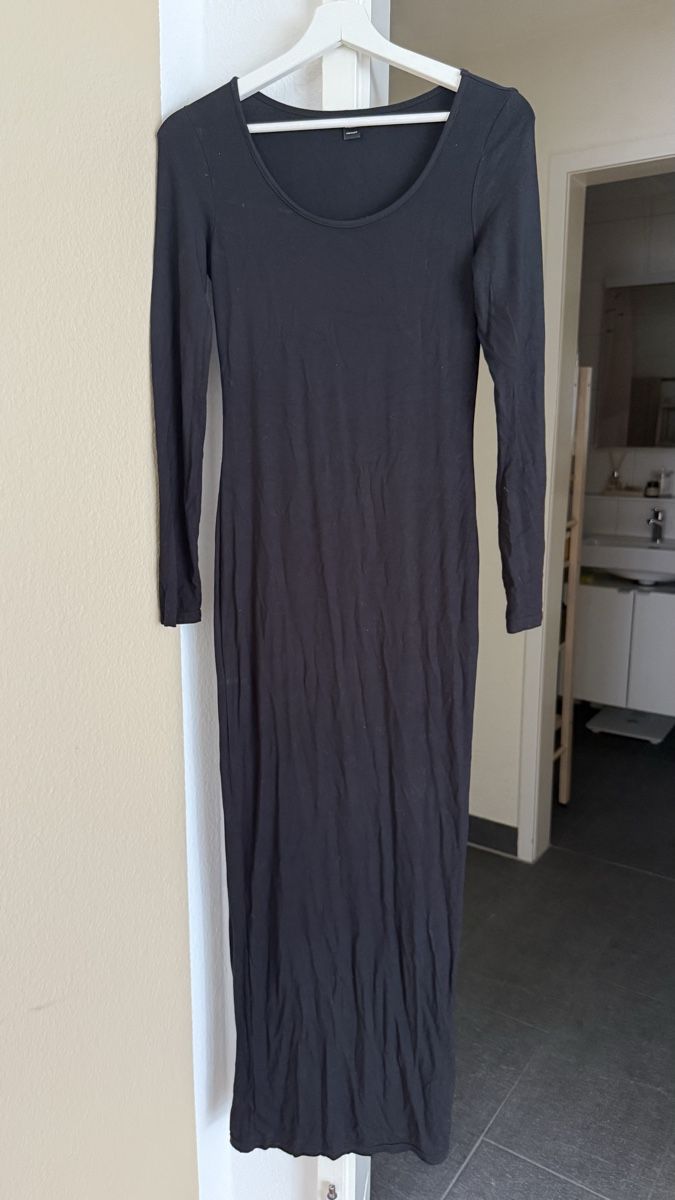 Vestiti: Maxikleid schwarz, Grösse S – Nuovo (secondo la descrizione) da Thun venduto da tat_zb9b