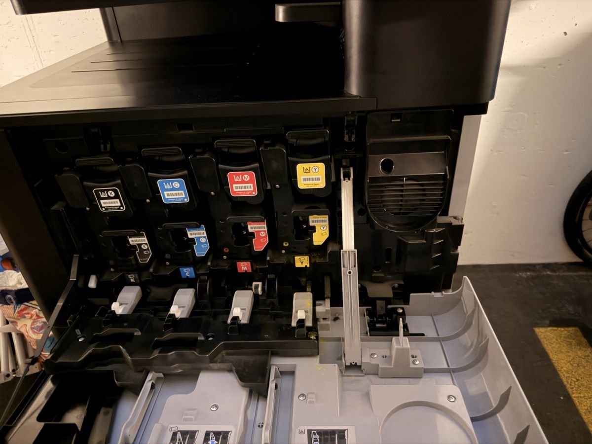 Hewlett Packard Stampanti: Color LaserJet Flow MFP M880 A3, A4 – Difettoso da Winterthur venduto da Schneider.80 4
