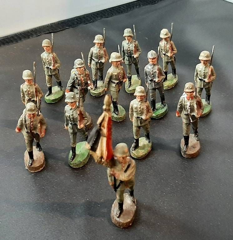 Figurines: Elastolin Sammel Figuren – D'occasion à Inwil par embko