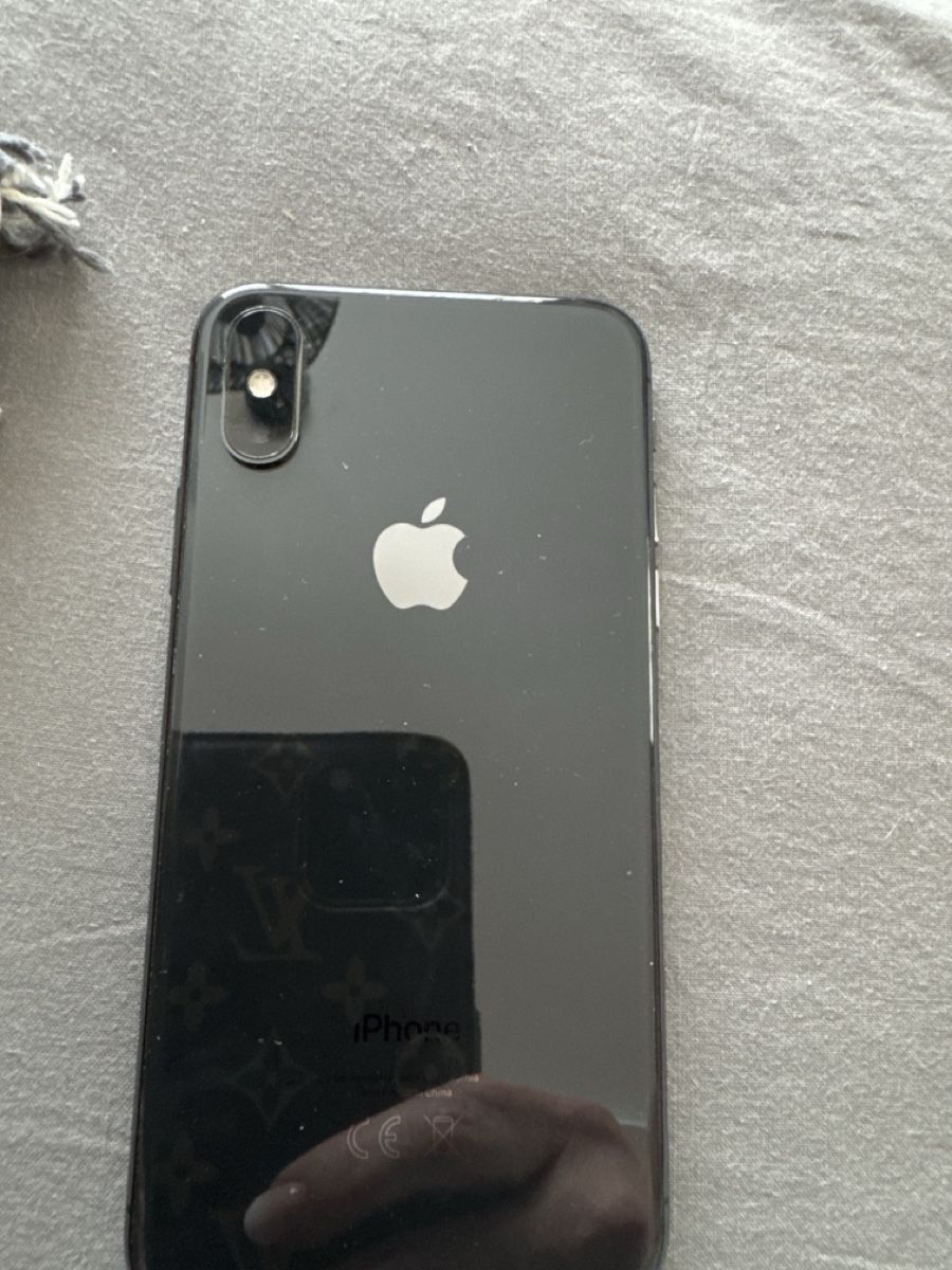 Apple Telefoni cellulari / Smartphones: Apple iPhone XS schwarz 64GB – Usato da Samstagern venduto da pipistrelli01 1