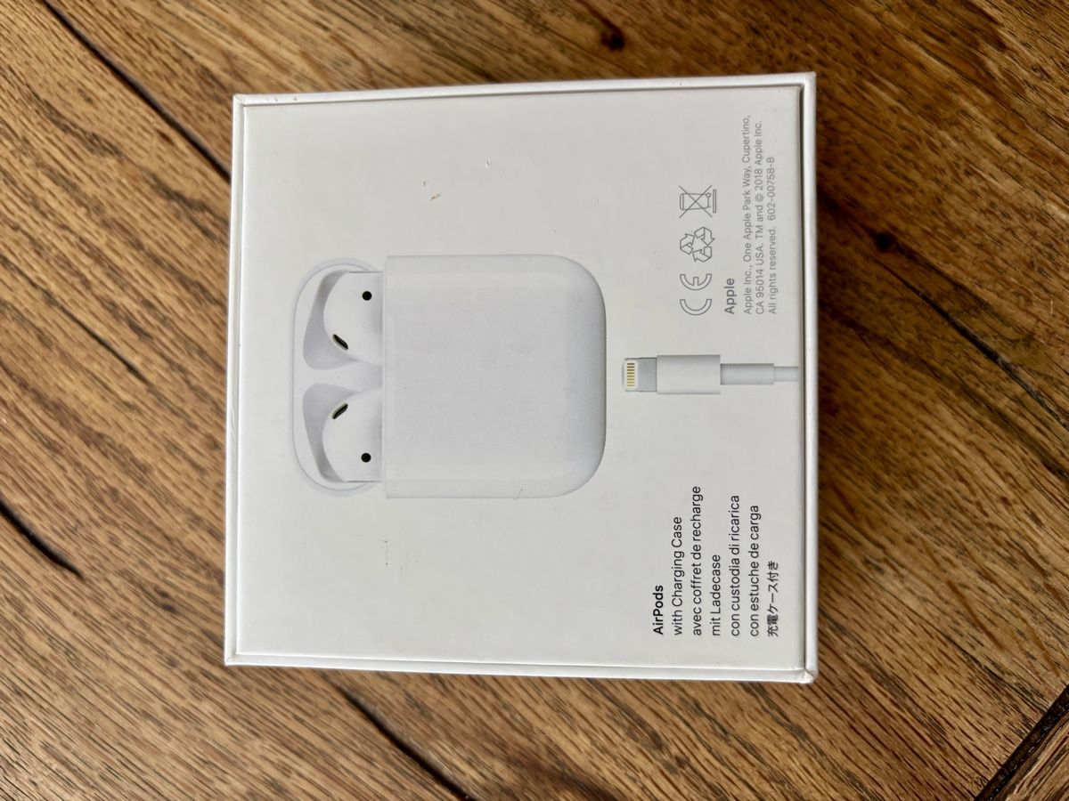 Apple Cuffie: Deffect: Apple AirPods 2nd Gen – Usato da Bülach venduto da Lummax 1