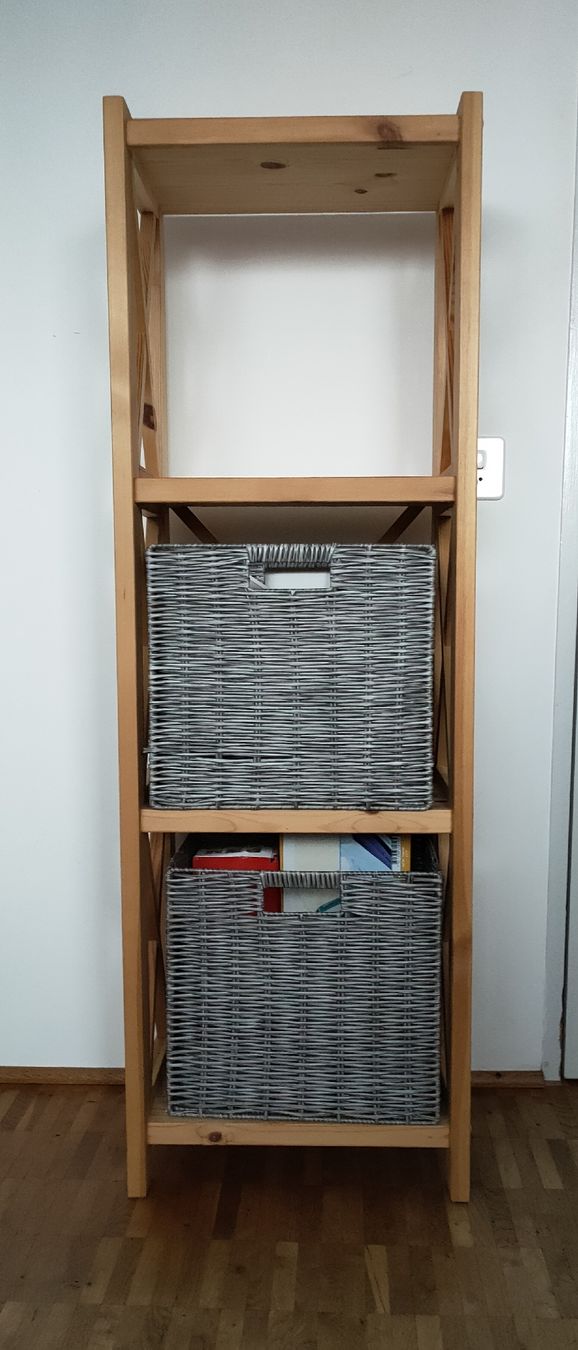 Scaffali: Holzregal mit 2 Körben – Usato da Flaach venduto da Bobby777