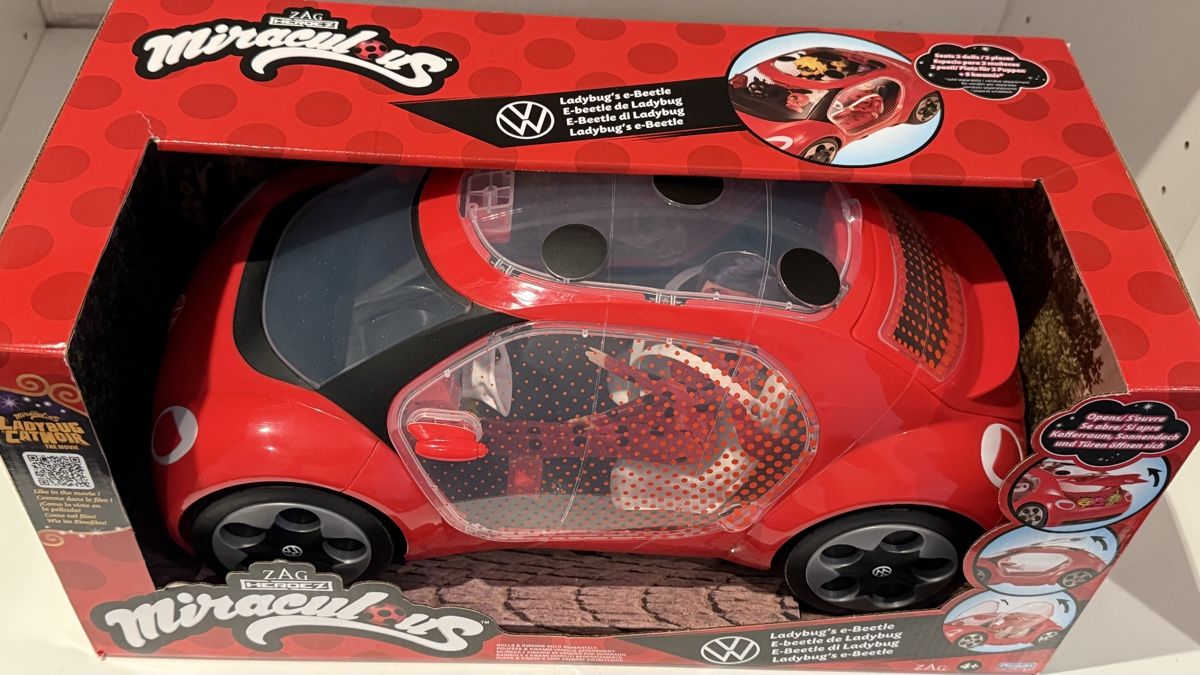 Spielzeuge: Miraculous Ladybug E-Beetle Spielzeugauto neu – Neu und originalverpackt aus Basel von Zomeg 3