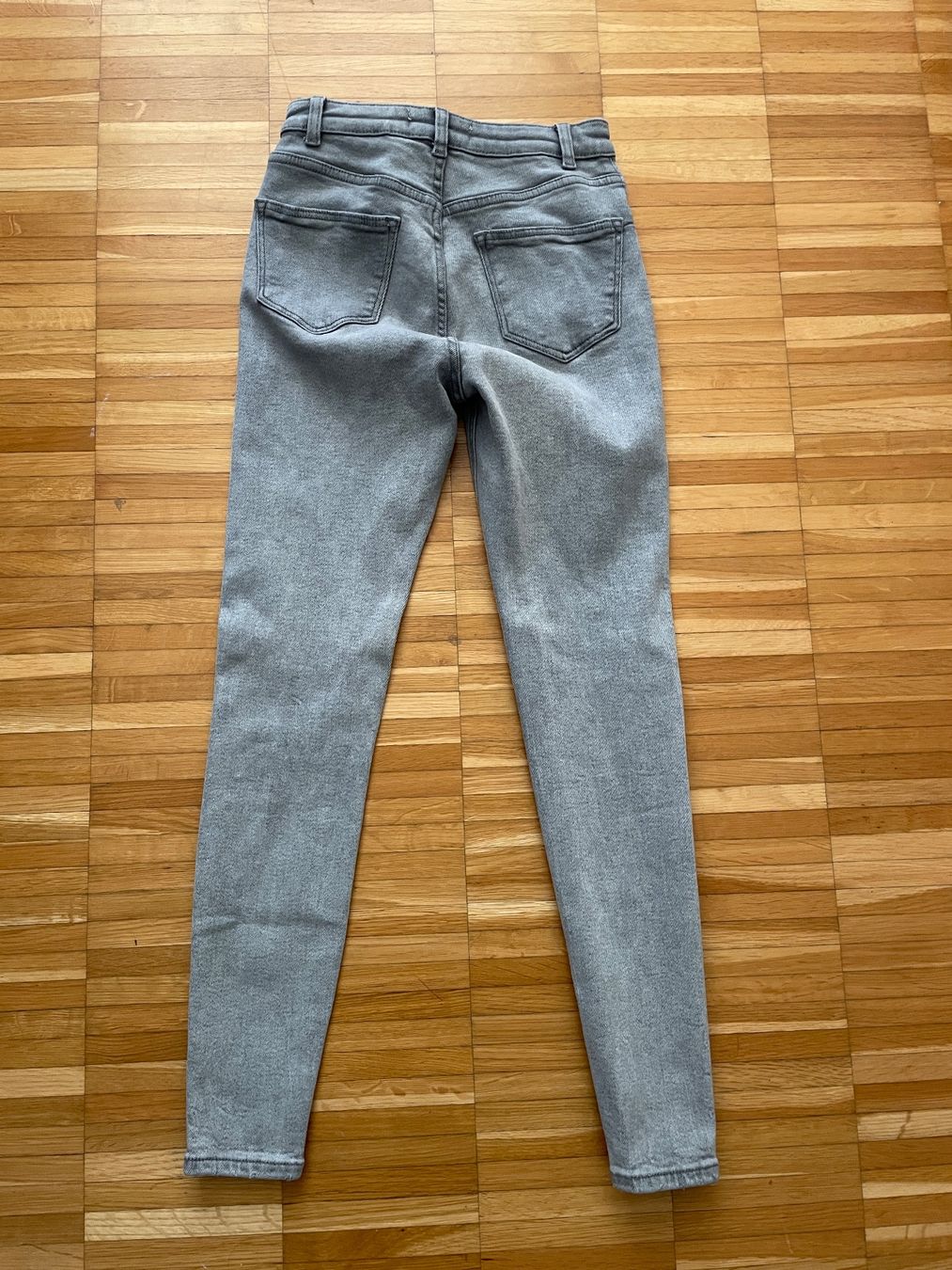 Jeans: Jeans grau - EU 36 – D'occasion à Neftenbach par Justine76 1