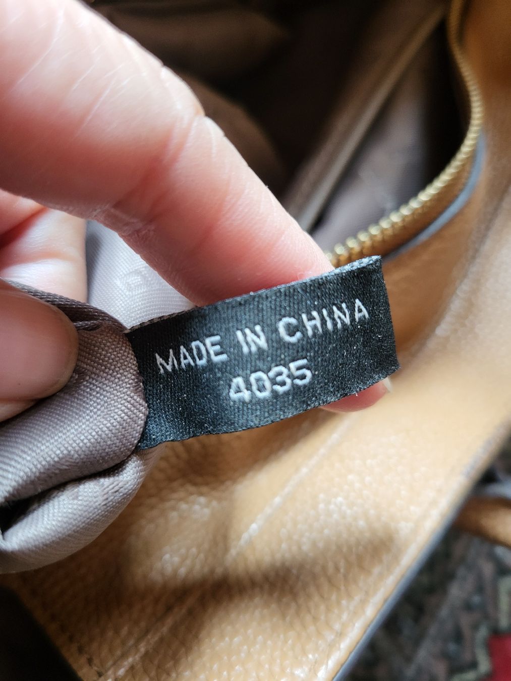 DKNY Taschen für Damen: DKNY Ledertasche – Gebraucht aus Zweisimmen von Adorable 3