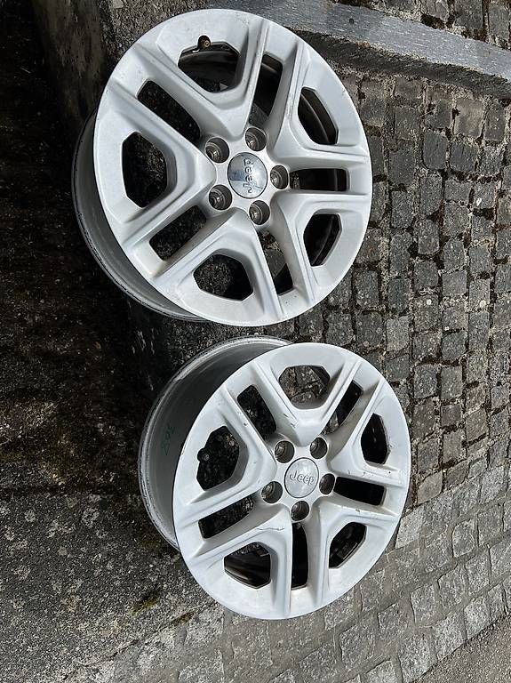 Jeep Pneumatici & Ruote complete: Roues Jeep – Usato da Tavannes venduto da Tch7 1