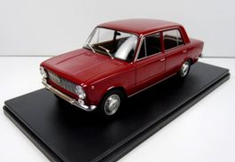 Fiat 124 Berlina Phase I 1966-1970 dunkelrot     1:24