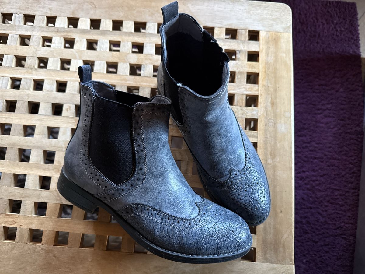 Scarpe da donna: Jolies bottines 40 comme neuves – Nuovo (secondo la descrizione) da La Cibourg venduto da rangiroa98 1