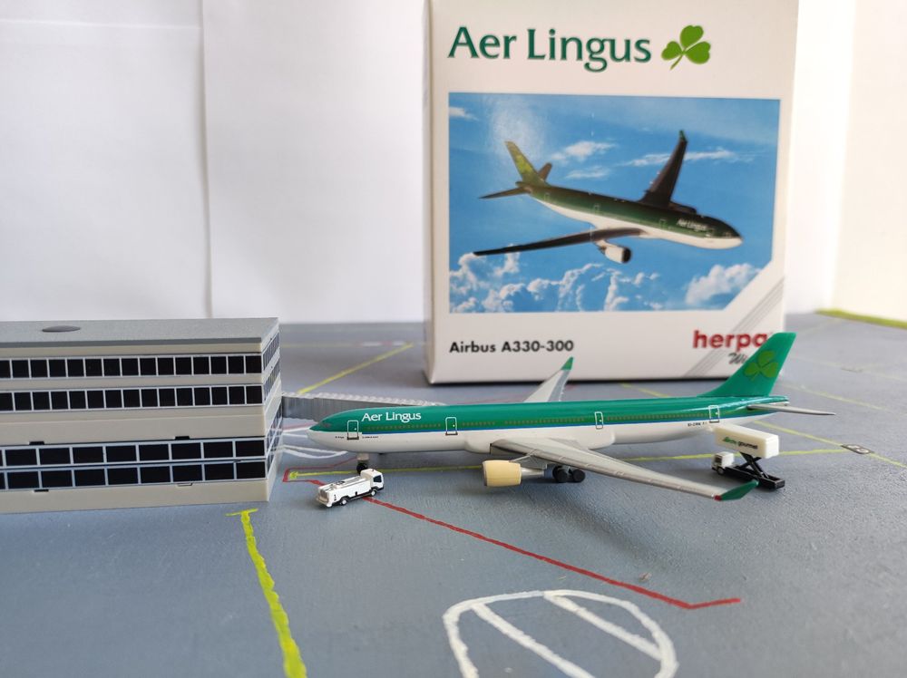 Modèle Réduit Avion Airbus A330-200 AER LINGUS échelle 1/400 Herpa - Occasion