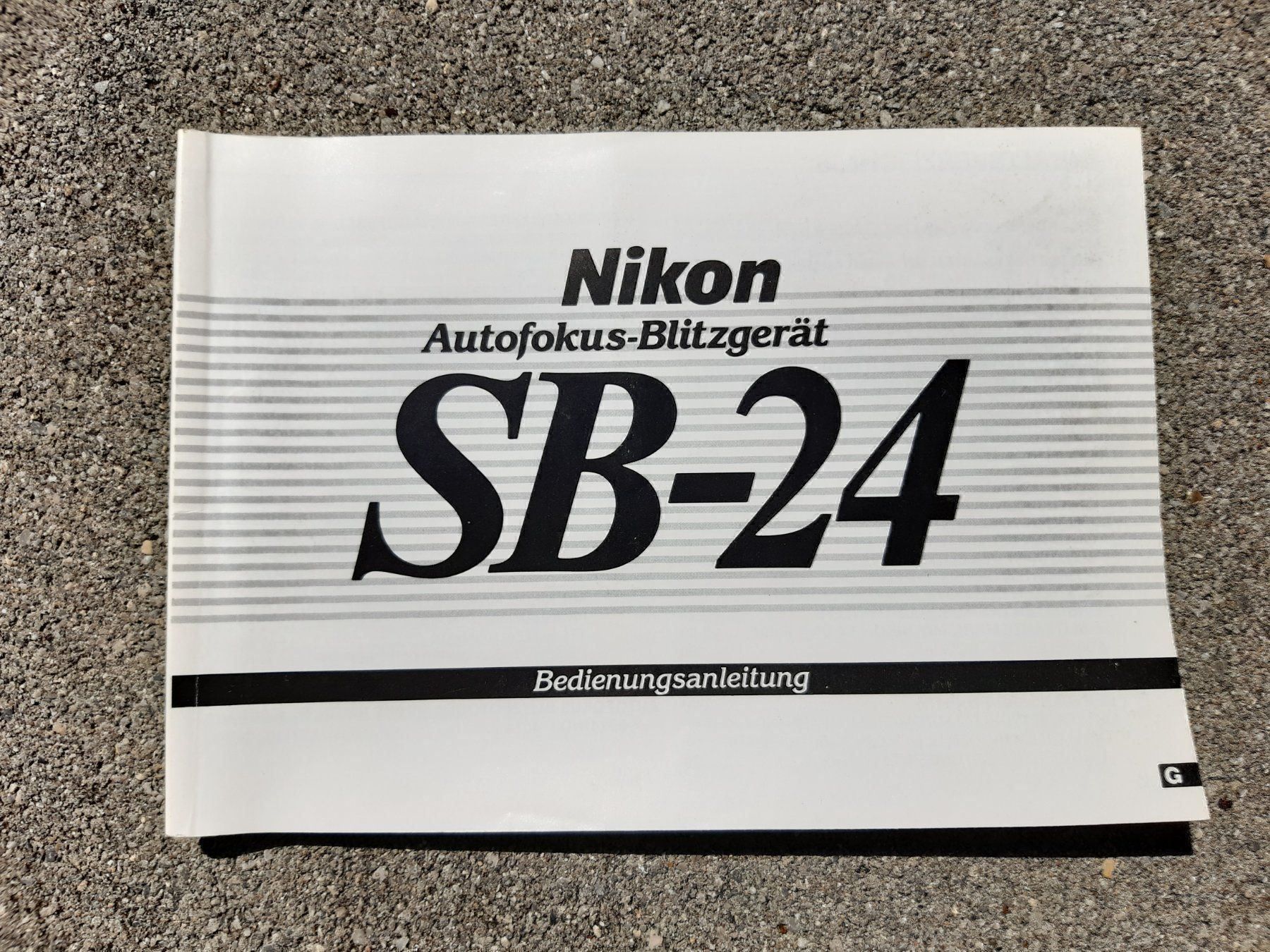 Nikon Kamera: Nikon F-601 analog Blitz SB-24, Objektiv – Gebraucht aus Steffisburg von Bosihalte-Salbei 8