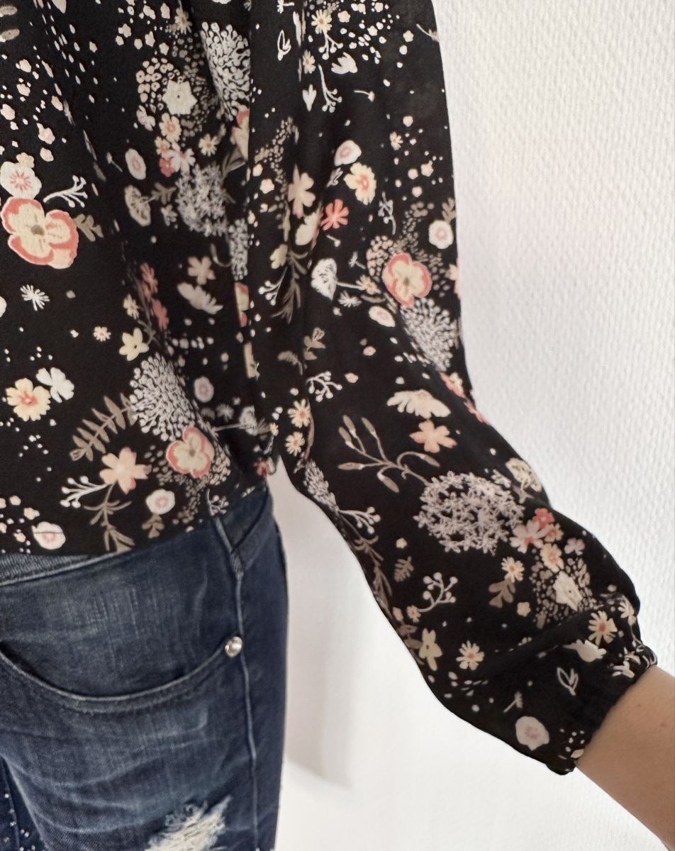 C&A Camicette: Gr 36 Sommer Bluse mit Blumenmuster TOP – Usato da Rickenbach b. Wil venduto da sunneschii_ 2