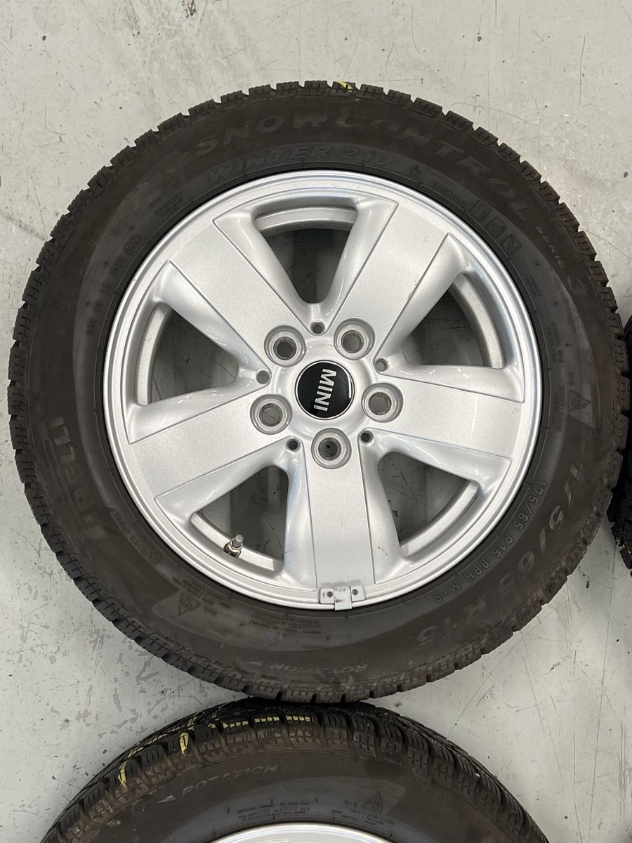Mini Felgen: Winterkompletträder Mini Cooper 175/65/15 – Gebraucht aus Hünenberg von Auto-Klinik01 5