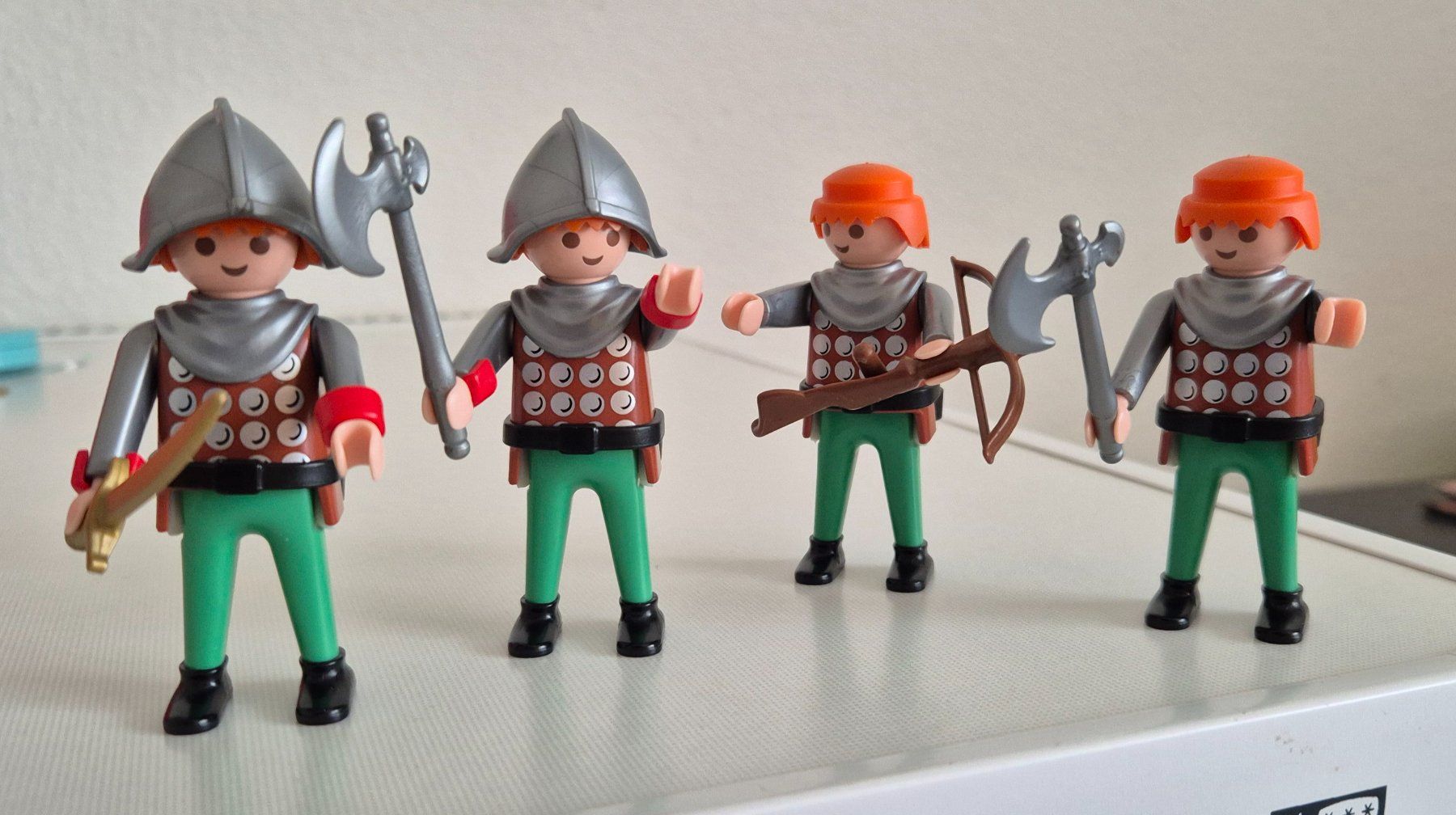 Playmobil Spielzeuge: 4 Playmobil Ritter Figuren selten – Gebraucht aus Weisslingen von ajnosa56 1