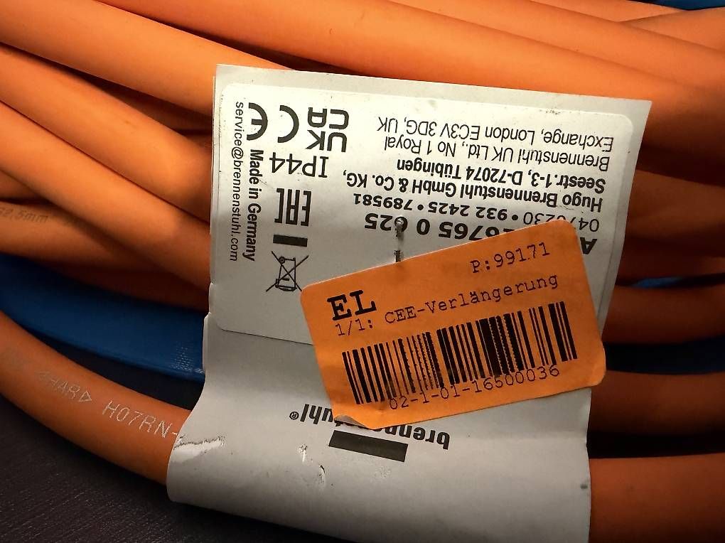 Cavi: 25M CEE Kabel, inkl. Schukoadapter + Aufroller NEU – Usato da Bülach venduto da CAMPTIVITY 4