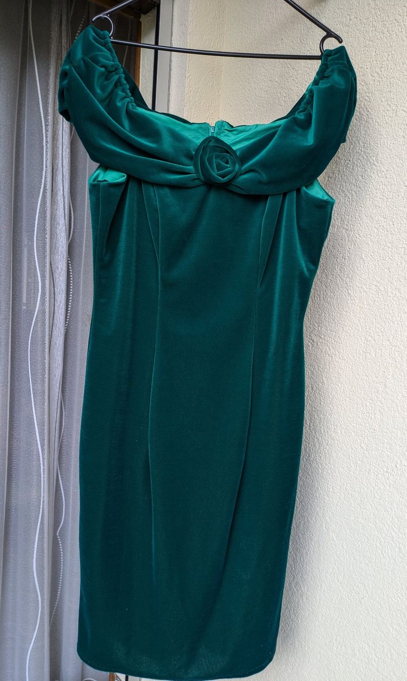 Vestiti: Carmenkleid grün Samt Gr. 40 – Usato da Zetzwil venduto da Stritzi 1