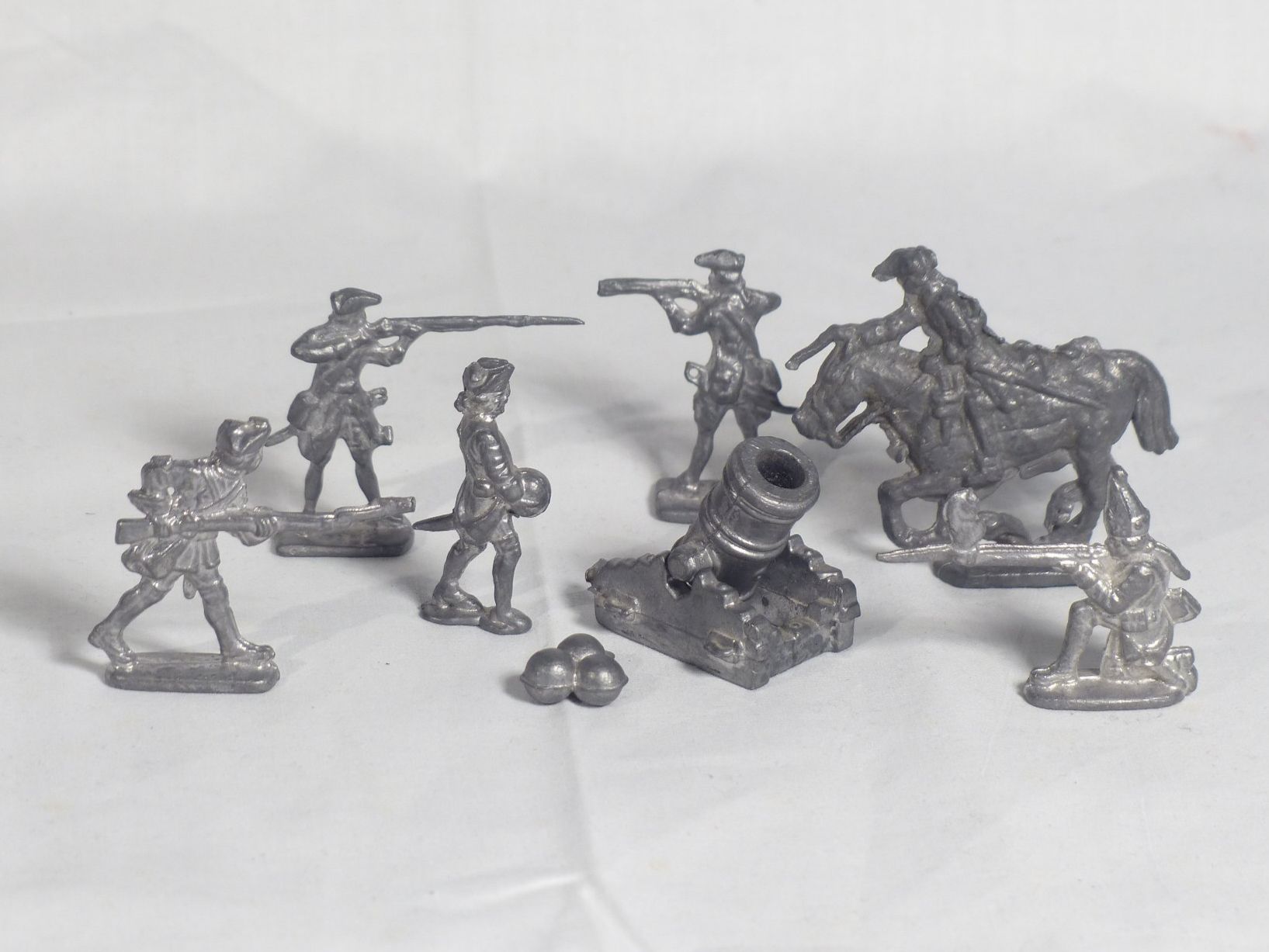 Statuette: 6 Zinnsoldaten mit Kanone – Usato da Zürich venduto da botschinski