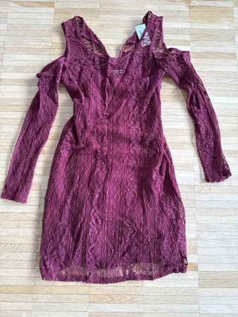 Festliches Kleid Spitze Hollister Gr. M dunkelrot neu
