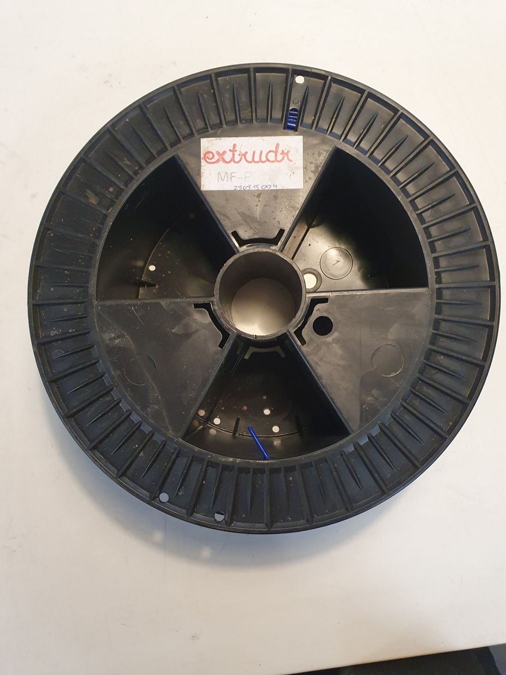 Cavi: Gartendraht plastifiziert 2.85 mm blau ca 285 m – Usato da Zürich venduto da dialout 1