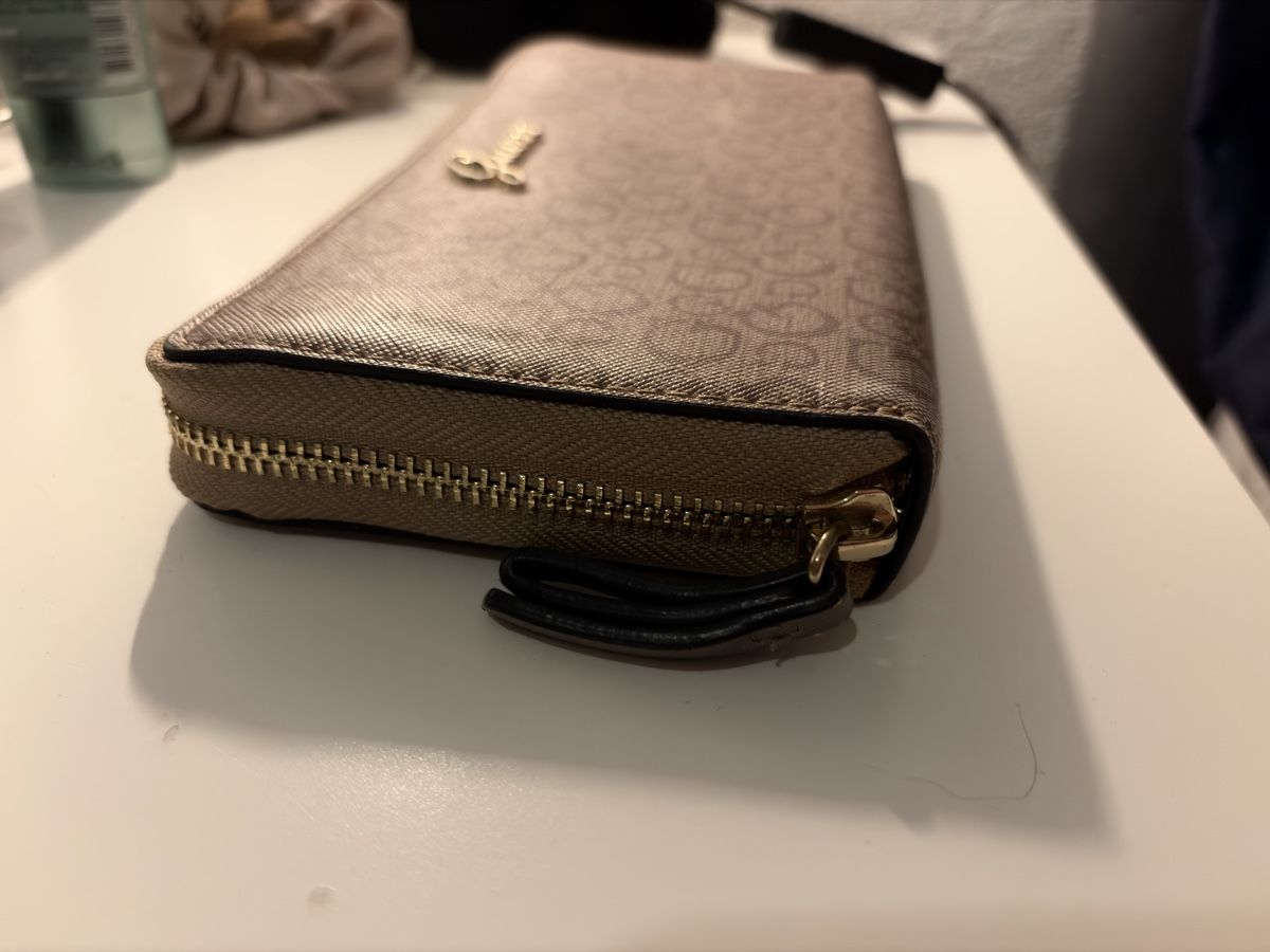 Guess Portafogli: Porte monnaie Guess – Usato da Genève venduto da Marion.dprts 1