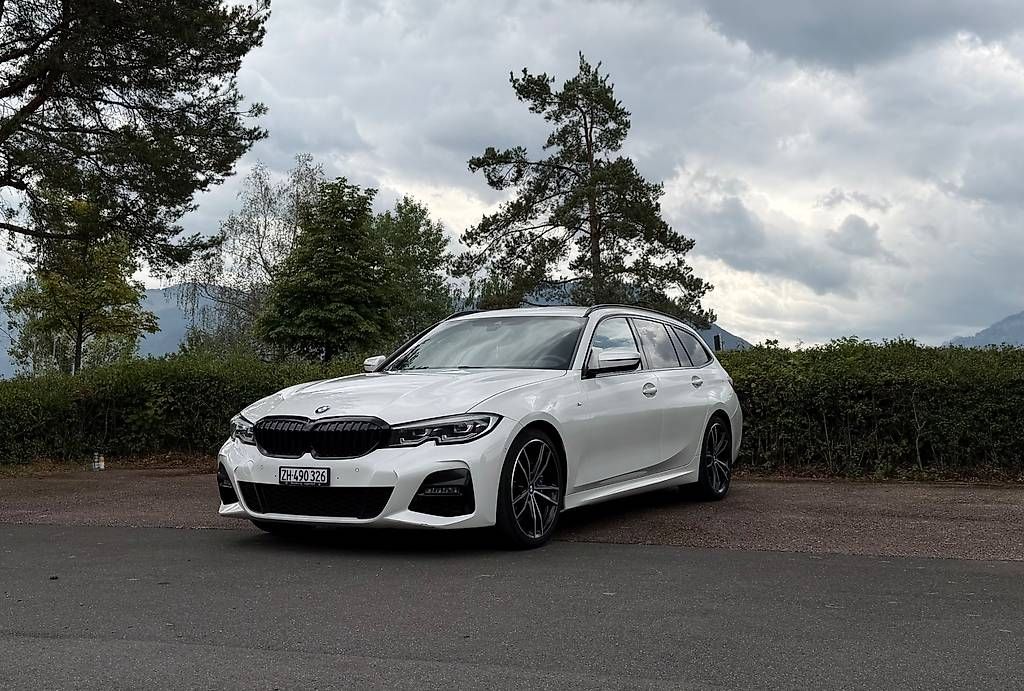 BMW Automobili: BMW 330xd M Packet Touring – Usato da Buttikon SZ venduto da Samirali