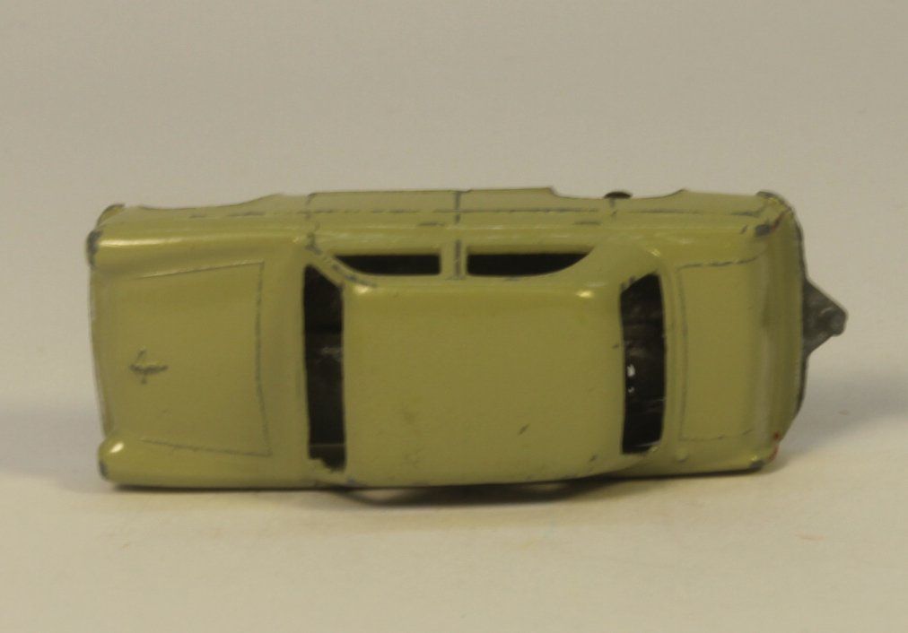 Matchbox Modellini d'auto: Matchbox Lesney 30A Ford Perfect – Usato da Zofingen venduto da Trukli58 4