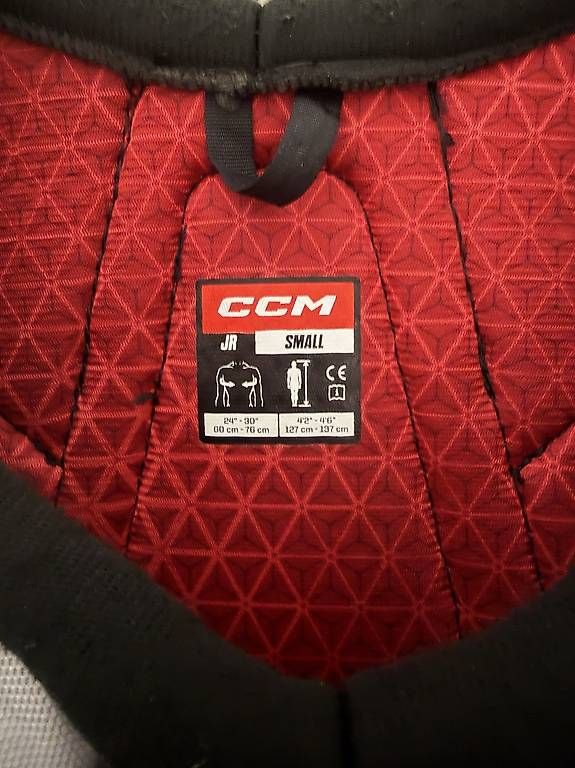 Protezioni & Imbottiture: CCM Schulterschutz Junioren Small – Usato da Weinfelden venduto da fabian_b86 1