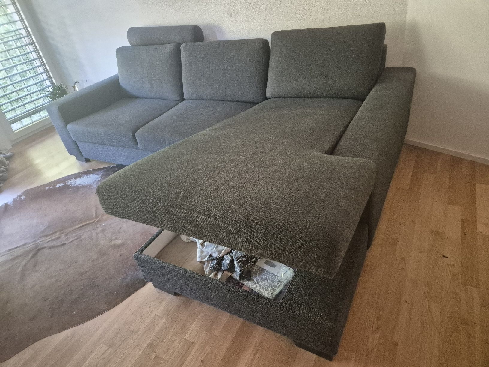 Divani: IKEA Ecksofa grau mit Stauraum – Usato da Liestal venduto da badersar 1
