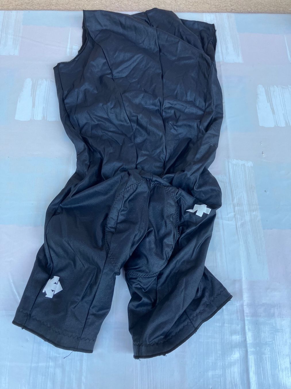 Pantalons: Descente Einteiler / Velohose kurz M schwarz – D'occasion à Trimbach par cendira 1