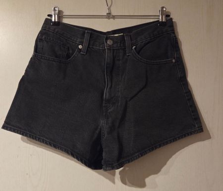 Jeans-Shorts von LEVIS (Grösse 30)