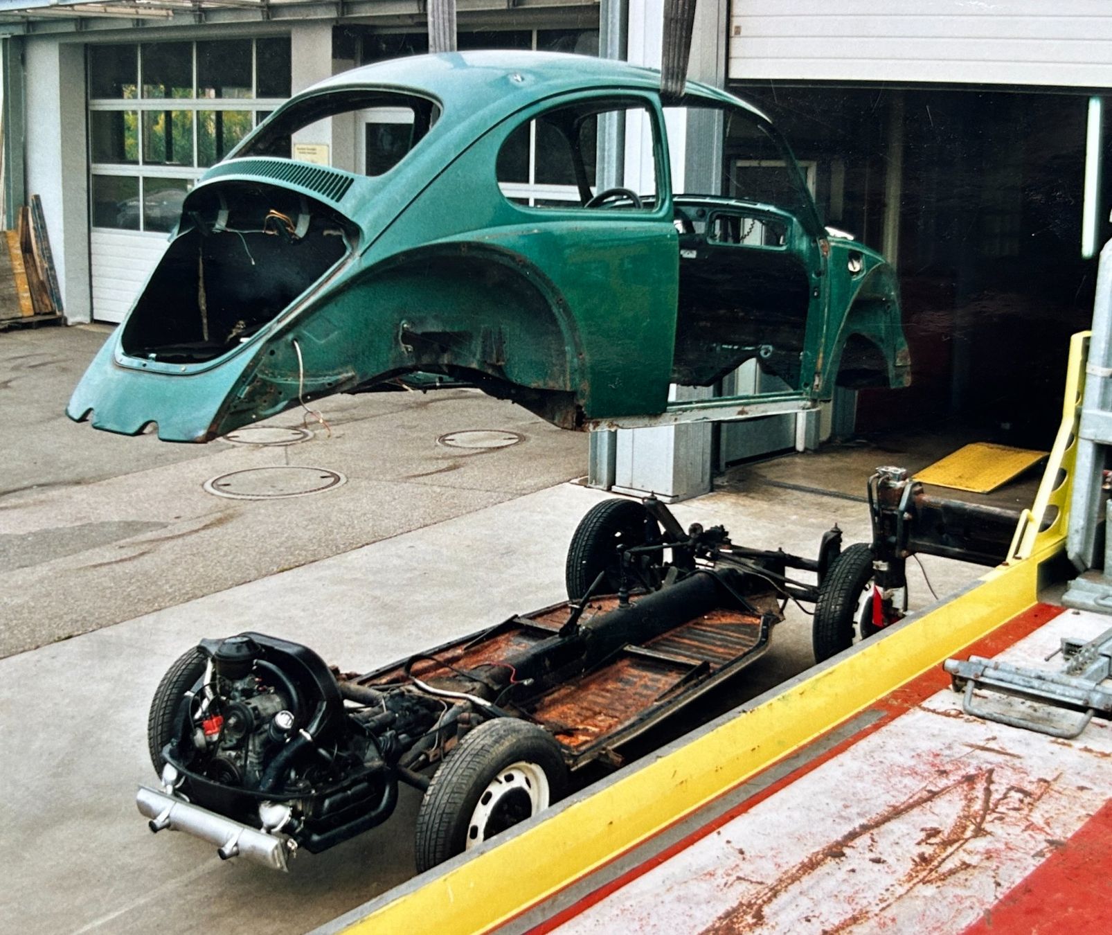 VW Automobili: Teilrestaurierter Käfer (1968), super Basis – Usato da Eggiwil venduto da Oesch84