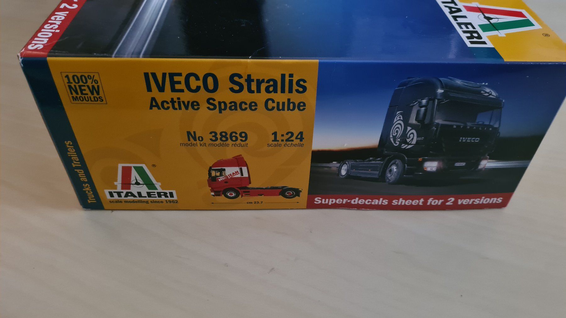 Italeri Kit di modellismo & Modellini statici: 1:24 Iveco Stralis Active Space Cube - Italeri 3869 – Usato da Bassersdorf venduto da jackbmw 1