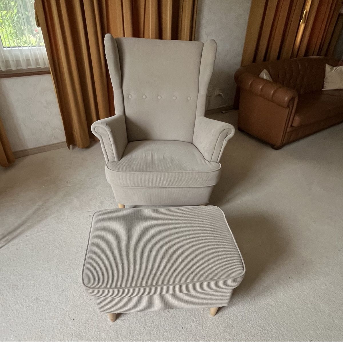 Ikea Poltrone: IKEA winged Strandmon chair & foot stool – Usato da Zürich venduto da ajl_x6tg 5