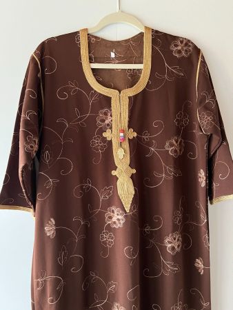 Caftan marron et doré, brodé taille M-L neuf