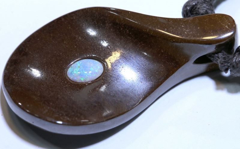 Ciondoli: Opal Halskette mit Opal-Intarsien 35.60 – Nuovo (secondo la descrizione) da Bern venduto da Grindelwaldaus 1