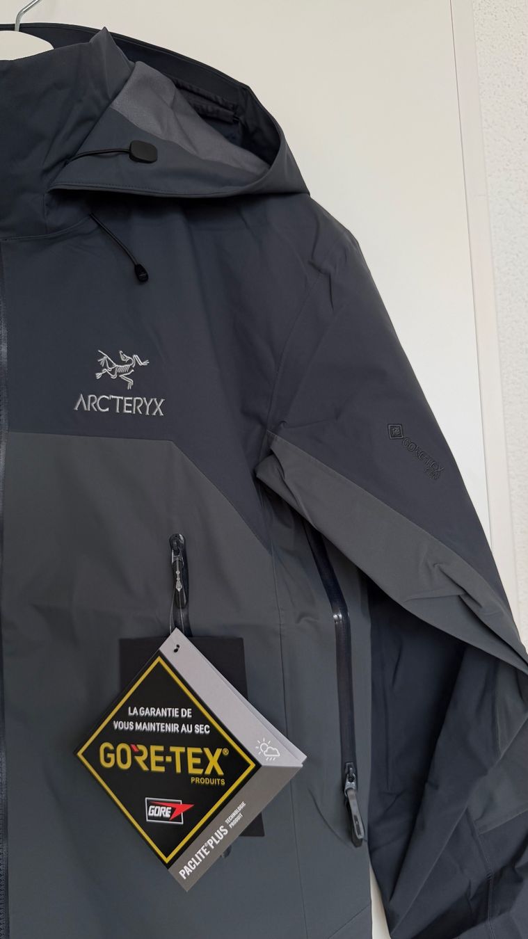 Arcteryx Giacche: Arcteryx Beta AR Jacke Grösse L – Nuovo e nell'imballaggio originale da Waldkirch venduto da SuisseArchiveShop 4
